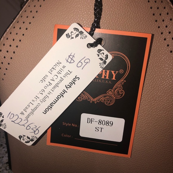 BNWT Vegan leather Handbag - Picture 3 of 7